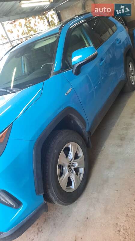 Внедорожник / Кроссовер Toyota RAV4 2021 в Черноморске