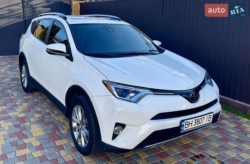 Внедорожник / Кроссовер Toyota RAV4 2016 в Измаиле