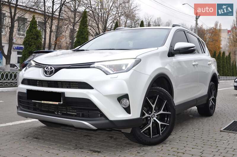 Внедорожник / Кроссовер Toyota RAV4 2017 в Одессе