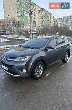 Внедорожник / Кроссовер Toyota RAV4 2015 в Черновцах