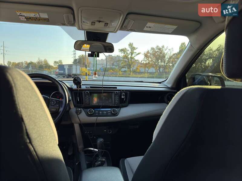 Позашляховик / Кросовер Toyota RAV4 2016 в Львові