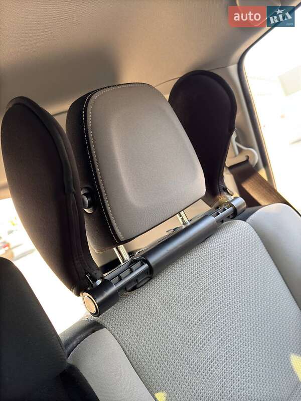 Позашляховик / Кросовер Toyota RAV4 2016 в Львові