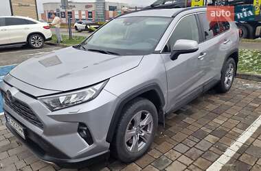 Позашляховик / Кросовер Toyota RAV4 2022 в Червонограді