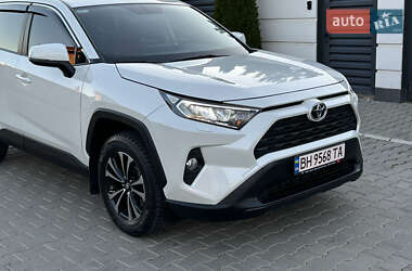 Внедорожник / Кроссовер Toyota RAV4 2019 в Одессе