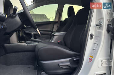 Внедорожник / Кроссовер Toyota RAV4 2013 в 