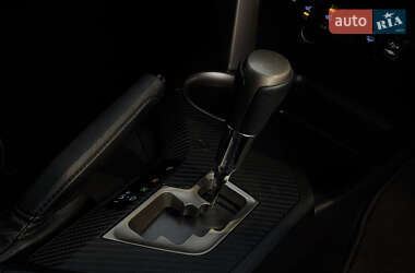 Внедорожник / Кроссовер Toyota RAV4 2013 в 