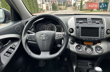 Внедорожник / Кроссовер Toyota RAV4 2011 в Ровно