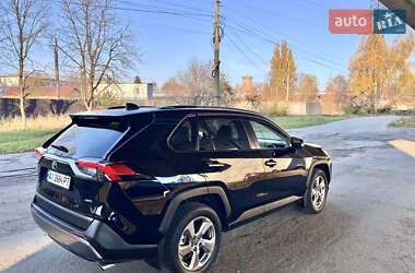 Внедорожник / Кроссовер Toyota RAV4 2021 в Киеве