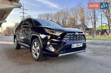 Внедорожник / Кроссовер Toyota RAV4 2021 в Киеве