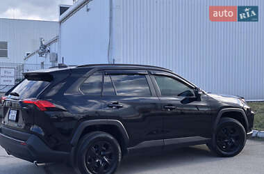 Позашляховик / Кросовер Toyota RAV4 2021 в Дніпрі