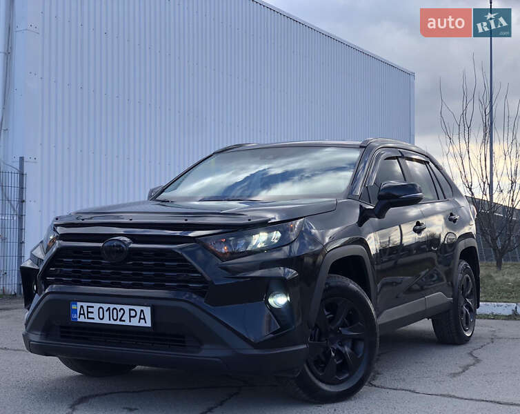 Позашляховик / Кросовер Toyota RAV4 2021 в Дніпрі