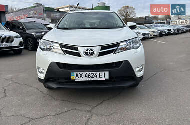 Внедорожник / Кроссовер Toyota RAV4 2015 в Киеве