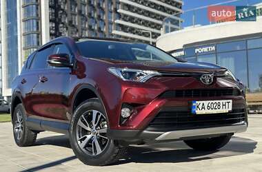 Внедорожник / Кроссовер Toyota RAV4 2017 в Киеве