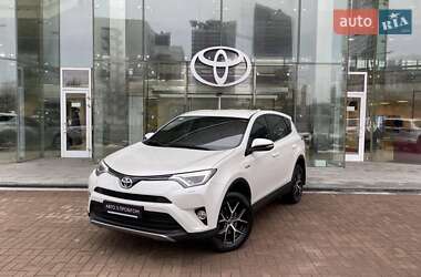 Внедорожник / Кроссовер Toyota RAV4 2017 в Киеве