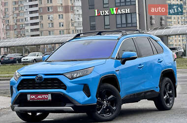 Внедорожник / Кроссовер Toyota RAV4 2021 в Киеве