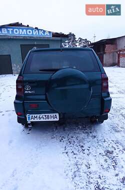 Внедорожник / Кроссовер Toyota RAV4 2002 в Иршанске