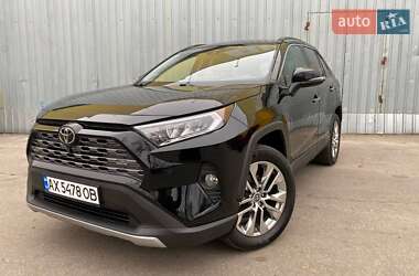 Внедорожник / Кроссовер Toyota RAV4 2021 в Киеве