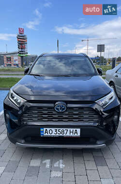 Позашляховик / Кросовер Toyota RAV4 2021 в Львові