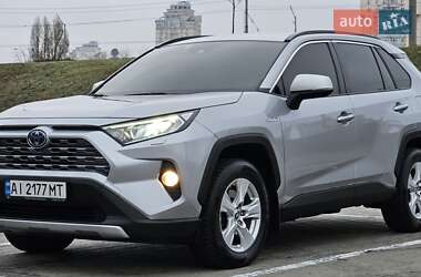 Позашляховик / Кросовер Toyota RAV4 2021 в Києві