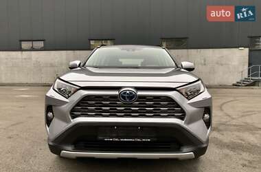 Позашляховик / Кросовер Toyota RAV4 2020 в Києві