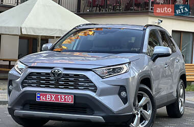 Внедорожник / Кроссовер Toyota RAV4 2018 в Дрогобыче