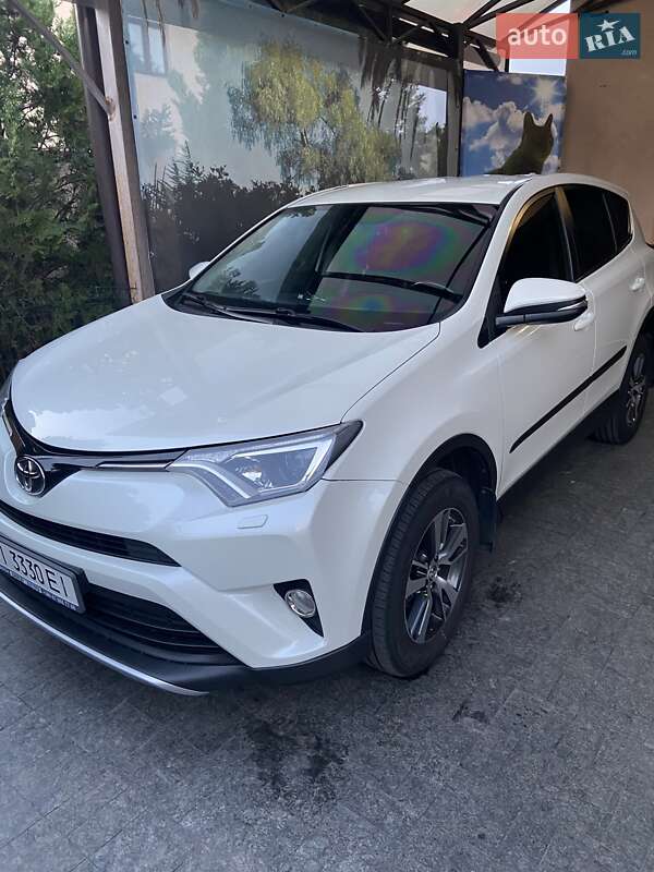 Позашляховик / Кросовер Toyota RAV4 2015 в Кременчуці