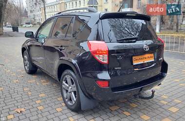 Позашляховик / Кросовер Toyota RAV4 2006 в 