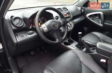 Позашляховик / Кросовер Toyota RAV4 2006 в 