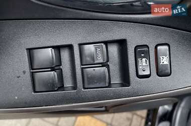 Позашляховик / Кросовер Toyota RAV4 2006 в 