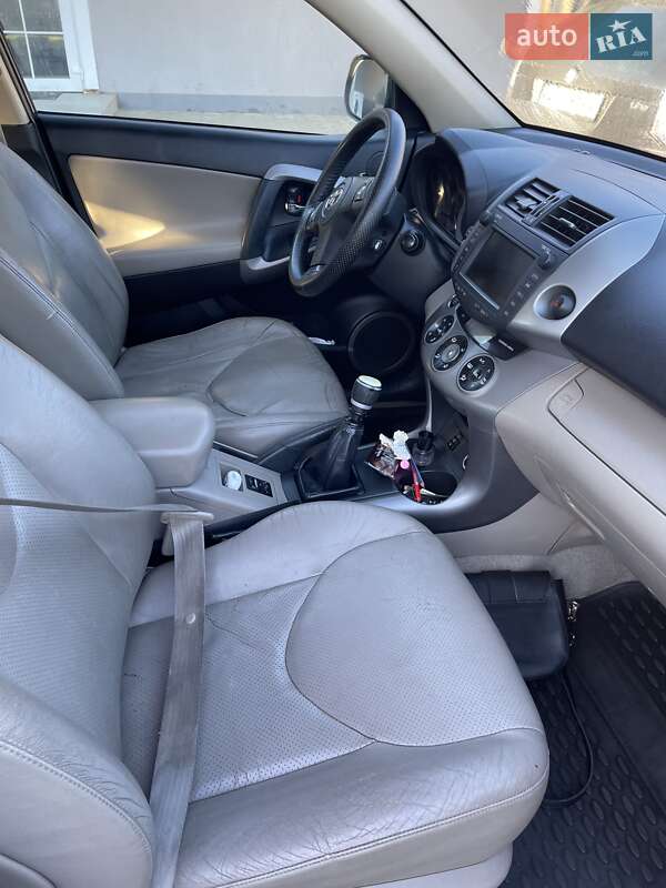 Позашляховик / Кросовер Toyota RAV4 2007 в Мукачевому
