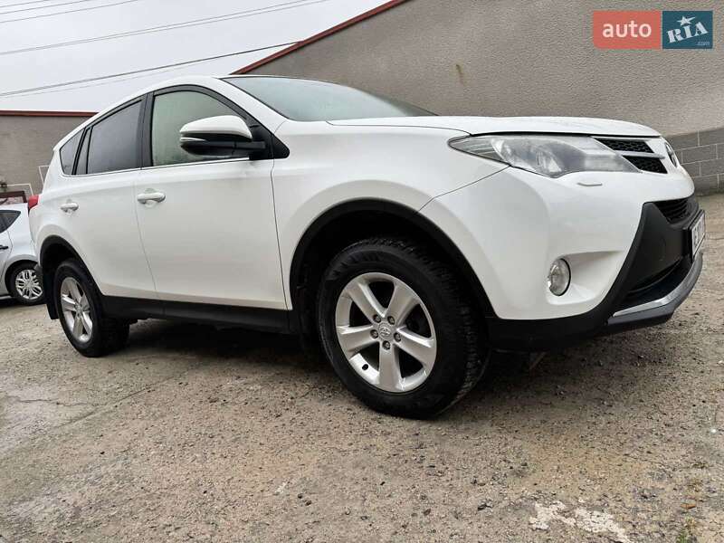 Позашляховик / Кросовер Toyota RAV4 2014 в Дніпрі