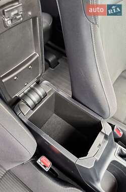 Внедорожник / Кроссовер Toyota RAV4 2014 в Днепре