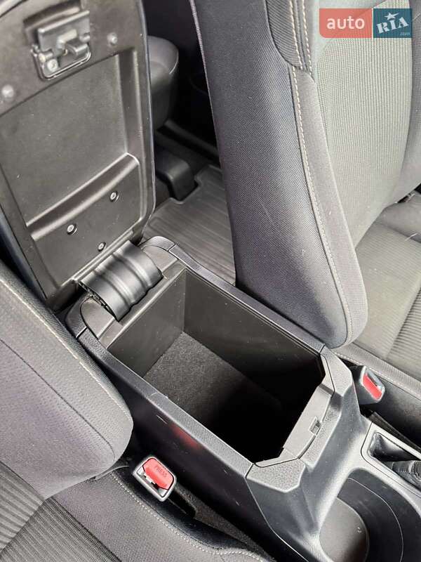 Позашляховик / Кросовер Toyota RAV4 2014 в Дніпрі