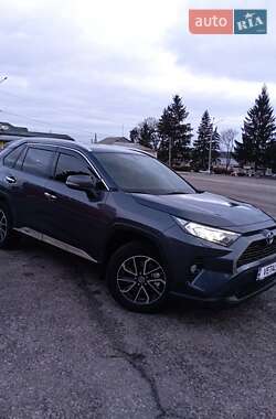 Позашляховик / Кросовер Toyota RAV4 2019 в Валках