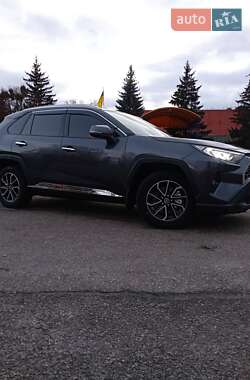 Позашляховик / Кросовер Toyota RAV4 2019 в Валках