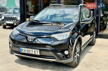 Позашляховик / Кросовер Toyota RAV4 2016 в Києві