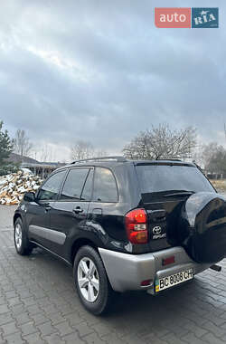 Внедорожник / Кроссовер Toyota RAV4 2004 в Жовкве