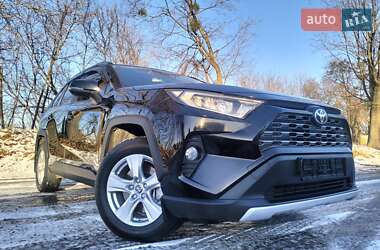 Внедорожник / Кроссовер Toyota RAV4 2022 в Ровно