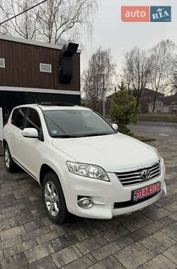 Внедорожник / Кроссовер Toyota RAV4 2012 в Тячеве