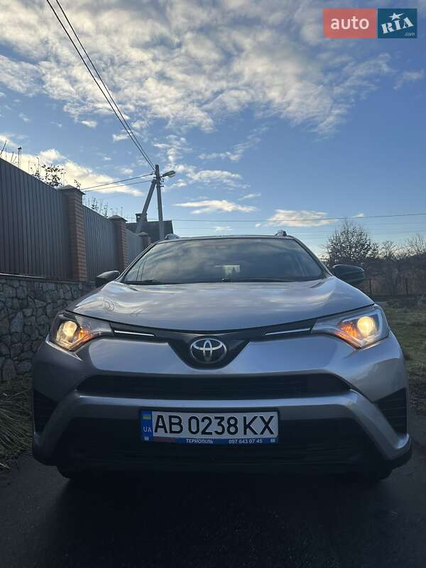 Позашляховик / Кросовер Toyota RAV4 2017 в Вінниці