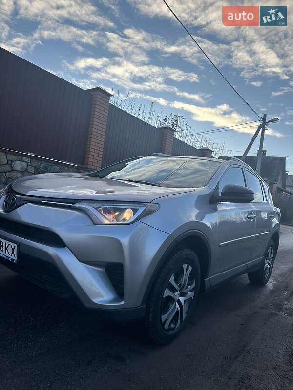 Позашляховик / Кросовер Toyota RAV4 2017 в Вінниці