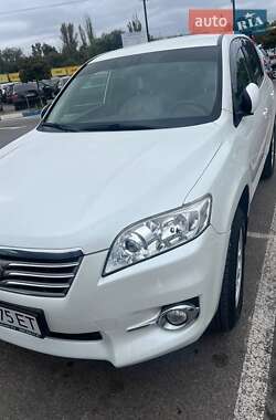 Внедорожник / Кроссовер Toyota RAV4 2013 в 