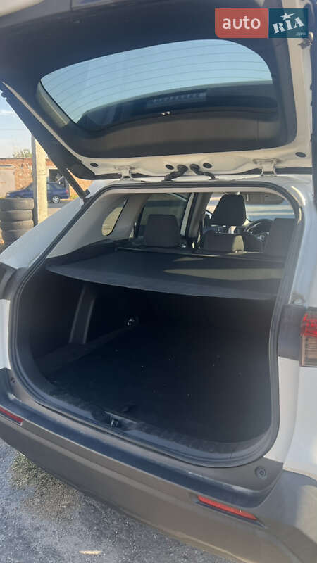 Позашляховик / Кросовер Toyota RAV4 2020 в Полтаві