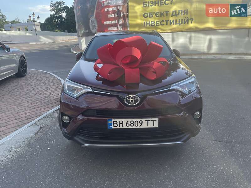 Позашляховик / Кросовер Toyota RAV4 2017 в Одесі