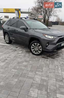 Внедорожник / Кроссовер Toyota RAV4 2021 в Киеве