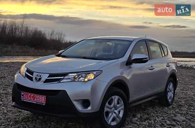 Внедорожник / Кроссовер Toyota RAV4 2015 в Калуше