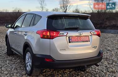 Внедорожник / Кроссовер Toyota RAV4 2015 в Калуше