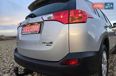 Внедорожник / Кроссовер Toyota RAV4 2015 в Калуше