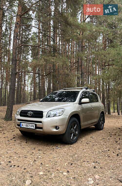 Внедорожник / Кроссовер Toyota RAV4 2006 в Переяславе