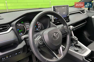 Позашляховик / Кросовер Toyota RAV4 2022 в 